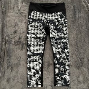 Under Armour Small Capri Length Leggings
